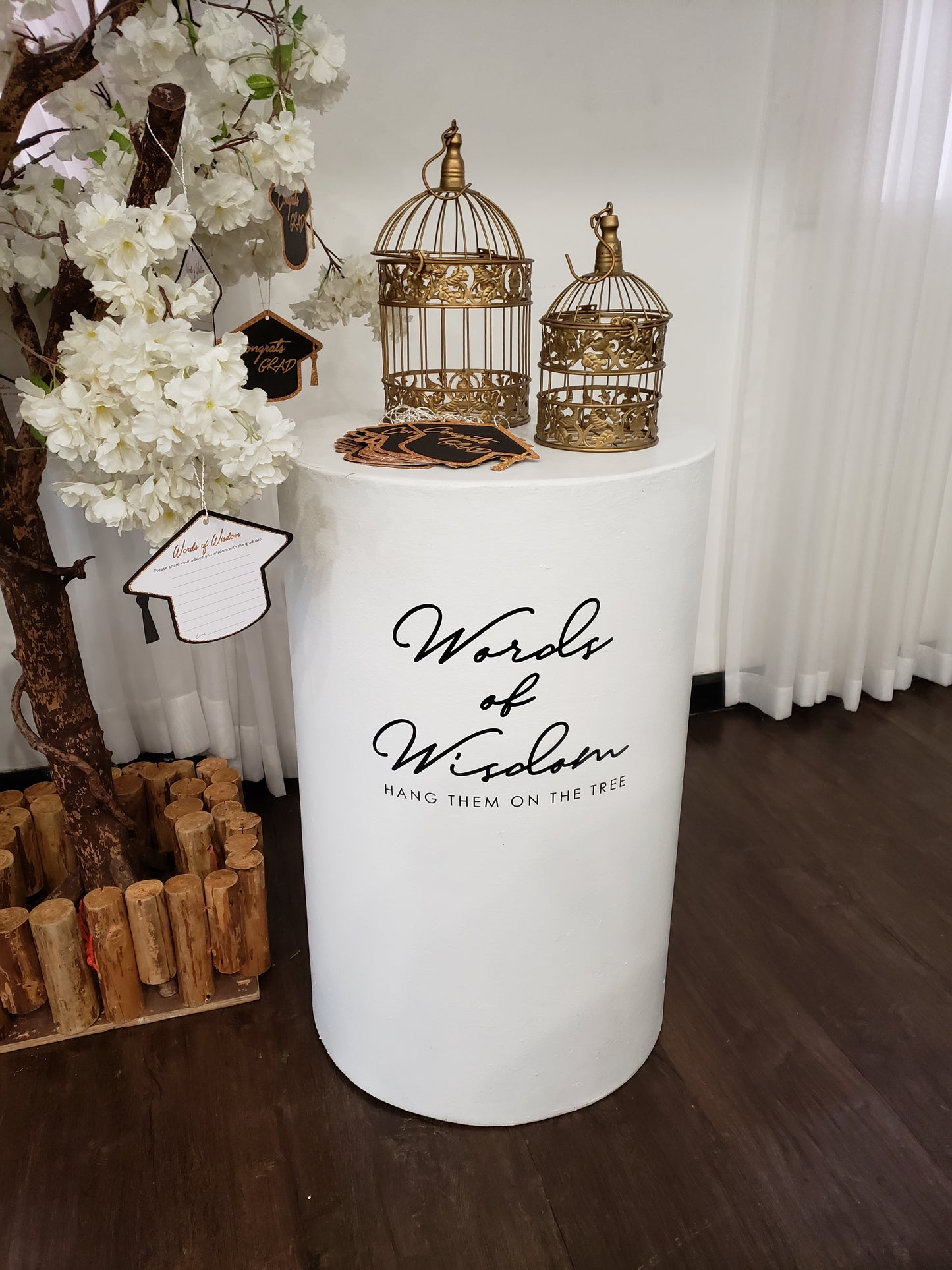 Cylinders Cake Table