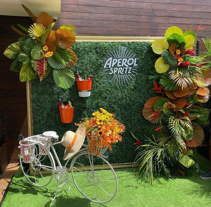 Boxwood Grass Backdrop