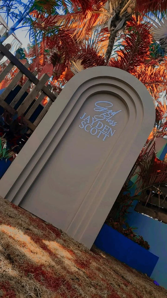 Close Cathedral Arch (medium)