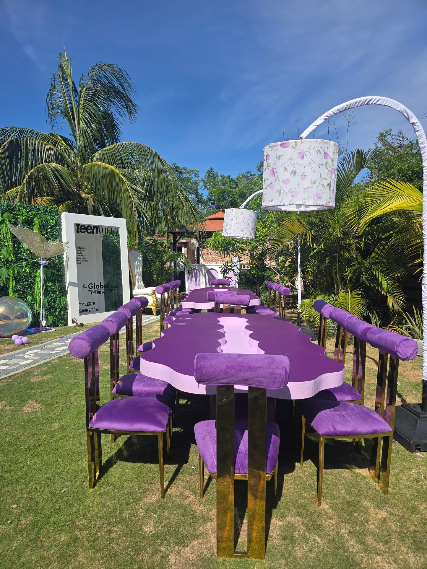 Curvaceous Table (customizable)