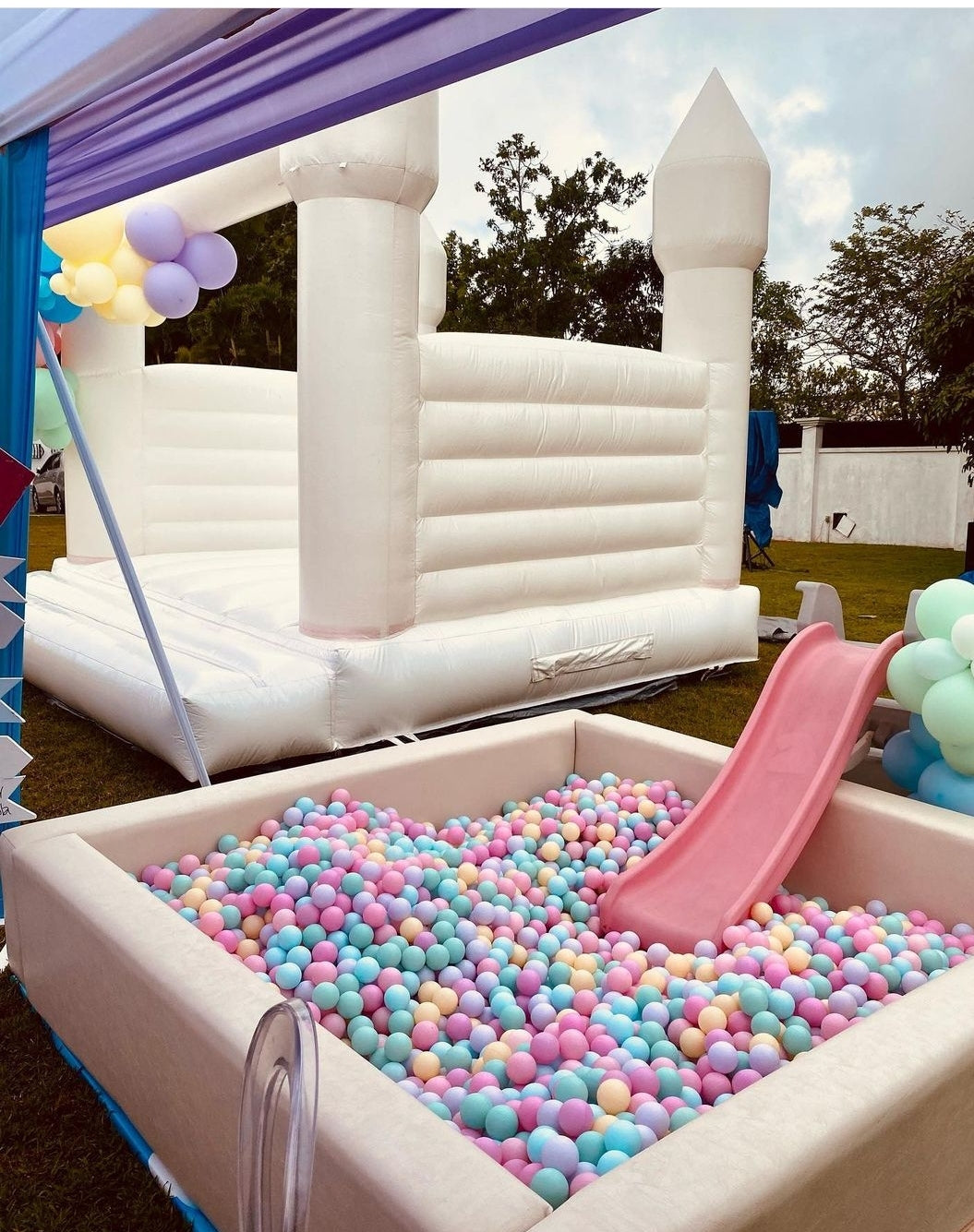 Ball Pit (kids)